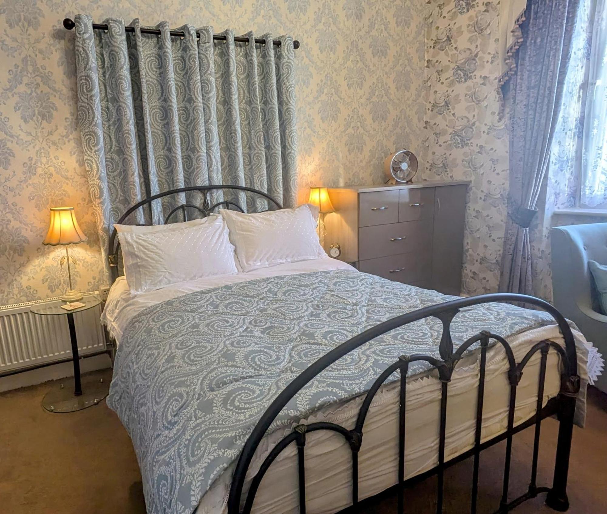 Stratford House Exclusively For Adults Otel Llandudno Dış mekan fotoğraf