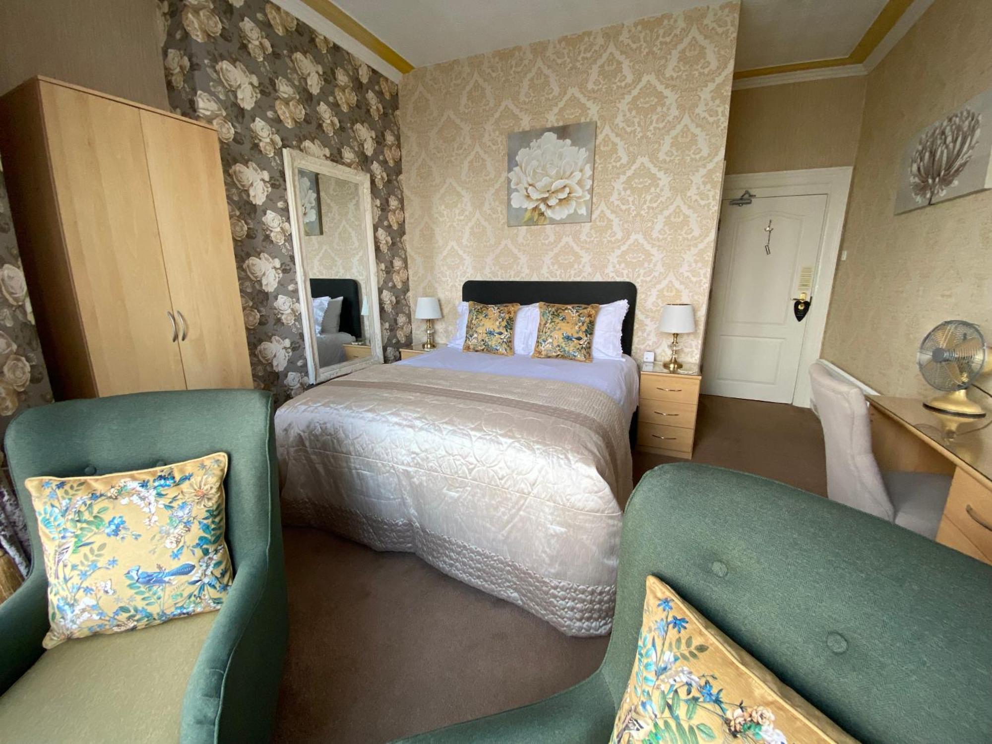 Stratford House Exclusively For Adults Otel Llandudno Dış mekan fotoğraf