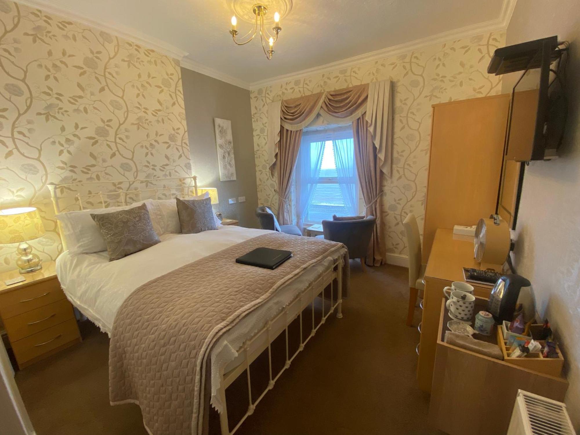 Stratford House Exclusively For Adults Otel Llandudno Dış mekan fotoğraf